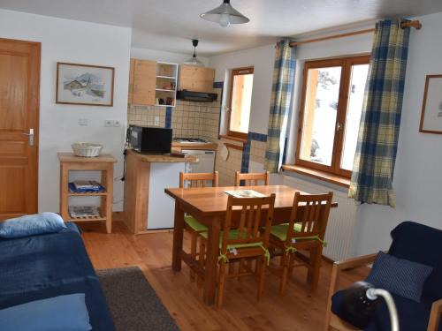 Pralognan-la-Vanoise Apartment | Charmant Rez-de-Jardin Proche Forêt, Centre et Pistes, 4 Pers, Parking Privé - FR-1-464-170
