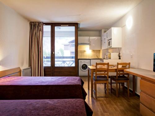 Brides-les-Bains Apartment | Charmant studio avec balcon, WiFi et parking - 4 couchages - Brides-les-Bains - FR-1-512-59