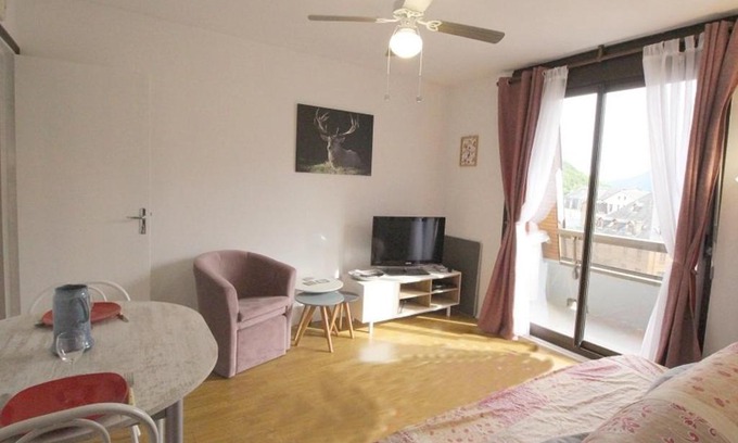 Bagneres-de-Luchon Apartment | Charmant T2 avec balcon, parking privé, au pied du télécabine - Bagnères-de-Luchon - FR-1-313-198