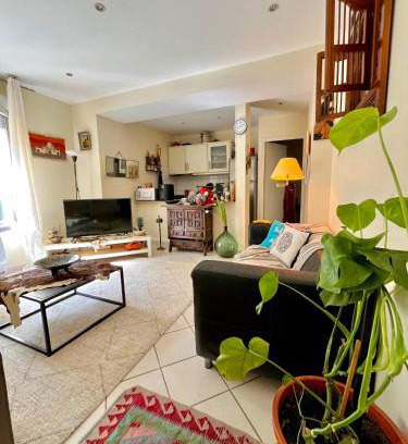 Quartier du Vieux-Pont - Sainte-Genevieve Apartment | Charmant T2 entièrement équipé avec terrasse