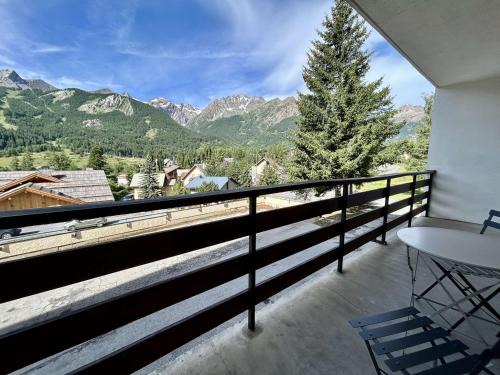 Monetier-les-Bains Apartment | Charmant T2 rénové, balcon sud, proche commerces - FR-1-330F-238