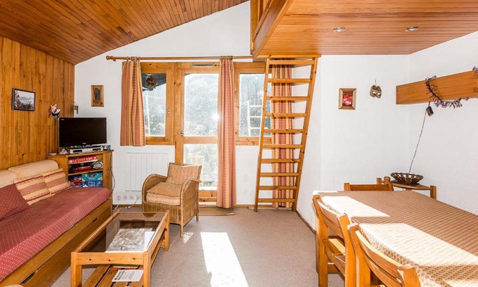 Montchavin Apartment | Charmant T2 Montchavin La Plagne, 36m², balcon sud, proche pistes et commerces, parking gratuit - FR-1-329-83