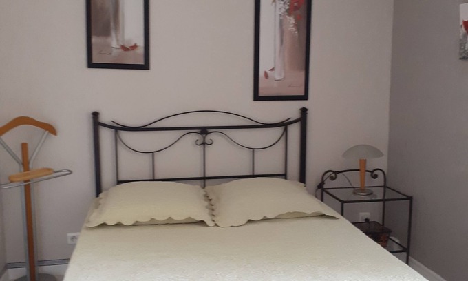 La Pierre House | Charmante Chambre "coquelicot "