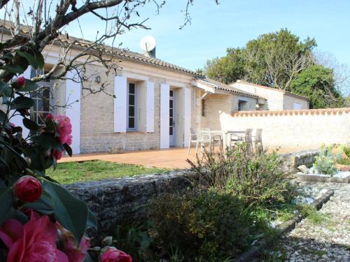 Saint-Pierre-d'Oleron House | Charmante maison en pierre, 6 couchages, proche plage et jardin arboré - Saint-Pierre-d'Oléron - FR-1-246A-126