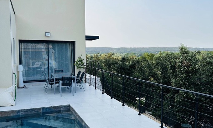 Collias House | Charmante Maison Contemporaine