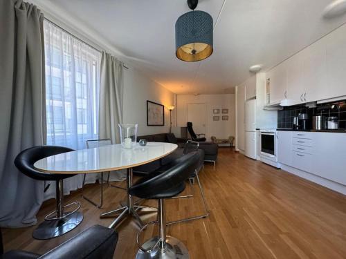 Bromma Apartment | Charmig lägenhet med balkong nära Stockholm City