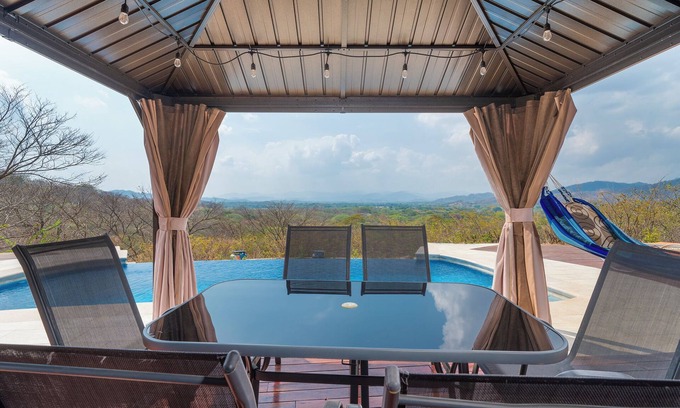 Rio Seco House | Charming 2-bedroom house with Amazing Mountain Views in fabulous Guanacaste