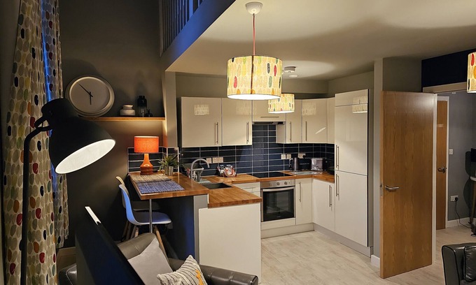 Newark Apartment | Charming 1-Bed Apartment in Newark