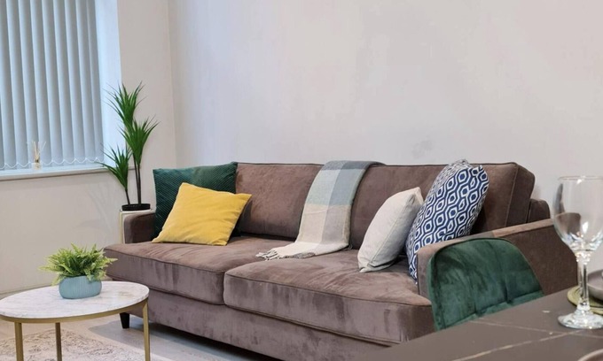Leeds Apartment | Charming 1-bed Apartment in Leeds