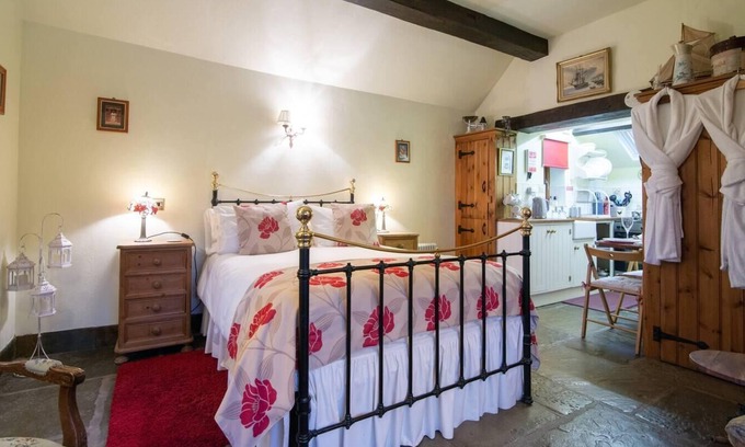 Endon Cottage | Charming 1-Bed Cottage in Staffordshire