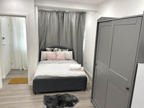 Larkhall Apartment | Charming 1-Bed Studio in London