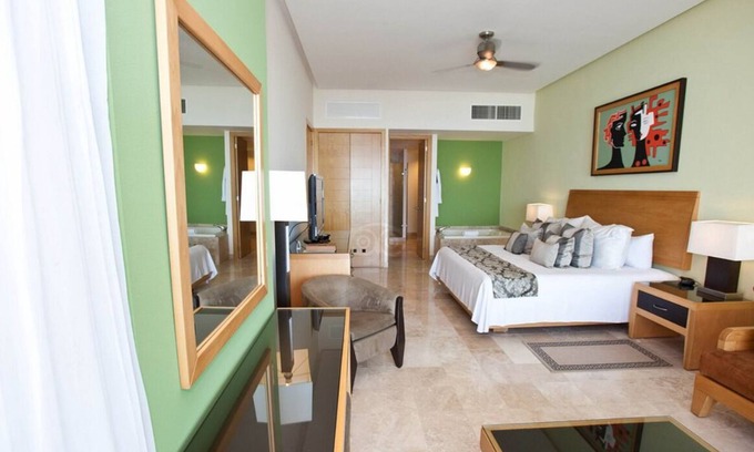 Las Jarretaderas Resort | Charming 1-bedroom Studio with fitness room and AC in Nuevo Vallarta
