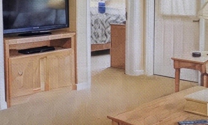 Jeffersonville Villa | Charming 1-bedroom Deluxe Suite with WiFi, AC in quaint Jeffersonville