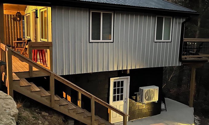 Roan Mountain Cottage | Charming 1-bedroom cottage with WiFi, AC in lovely Roan Mountain
