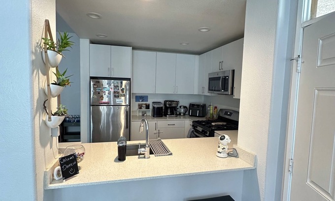 Canyon Country Apartment | Charming 1-bedroom apartment with WiFi, AC in Santa Clarita