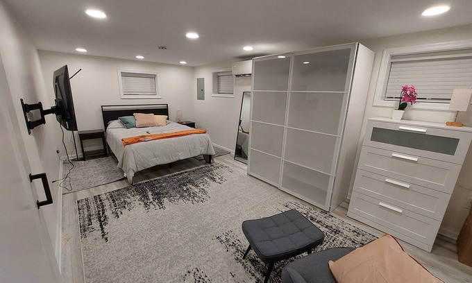 North Michigan Park Apartment | Charming 1-bedroom apartment in fabulous Washington with WiFi, AC
