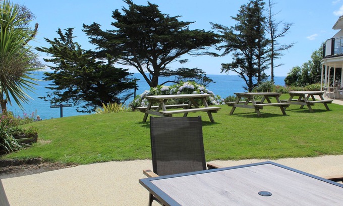 Seaton Apartment | Charming 1 Bedroom Apartment with Fantastic Sea Views