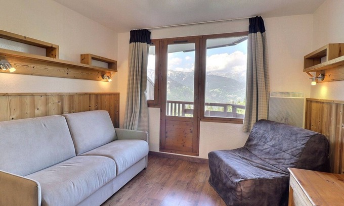 La Perriere Apartment | Charming 1-Bedroom Apartment in La Tania, Ski-In/Ski-Out, Sleeps 4