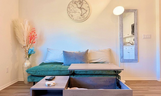 Winchester Cottage | Charming 1-bedroom cottage in wonderful Winchester for professional travelers