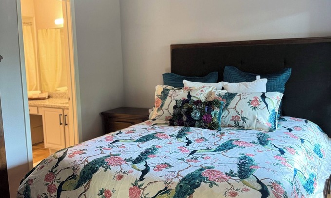 Lower Greenville Condo | Charming 1-bedroom condo with WiFi, AC in brilliant Dallas