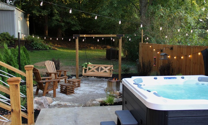 Mifflin Cottage | Charming 1-bedroom cottagenCouples Retreat