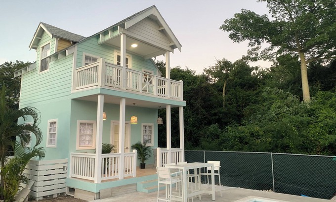 Nassau Cottage | Charming 1-bedroom cottage with AC and WiFi in Nassau