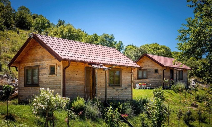 Karuc Cottage | Charming 1-bedroom cottage in marvelous Zeta with WiFi, AC