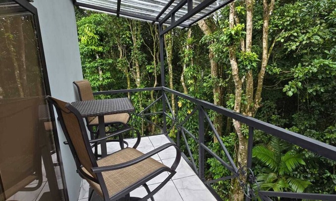 Arenal Apartment | Charming 1-bedroom apartment in amazing Nuevo Arenal with WiFi