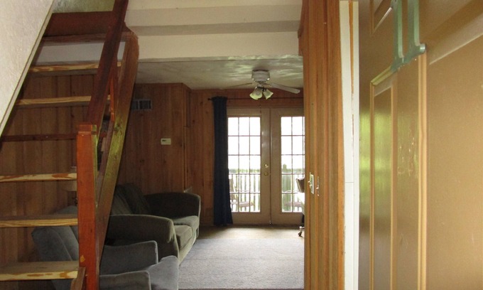 O Brien Hotel | Charming 1-bedroom hotel with AC, WiFi in delightful Mayo