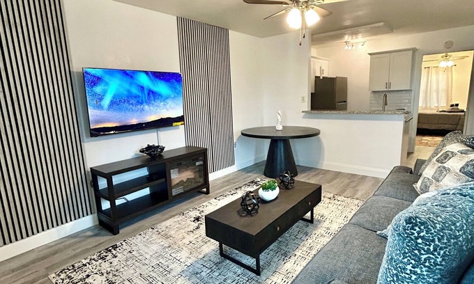 Fort Pierce Villa | Charming 1-bedroom villa walk to Beach/Restaurants
