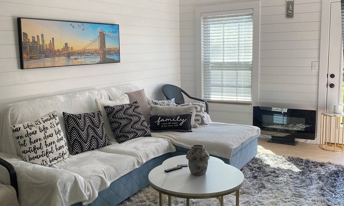 Greeneville Apartment | Charming 1-bedroom apartment in the entrance to the National Cherokee Park