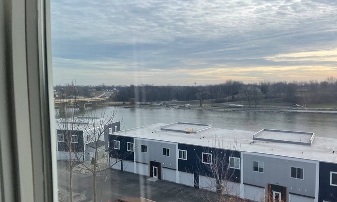 Wrightstown Apartment | Charming 1 bedroom overlooking the Fox River. Large Heated Garage. Pet Friendly!