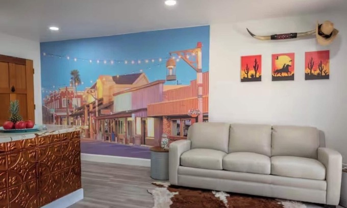 Scottsdale Highlands Estates Condo | Charming 1-bedroom western themed condo in marvelous Old Town Scottsdale