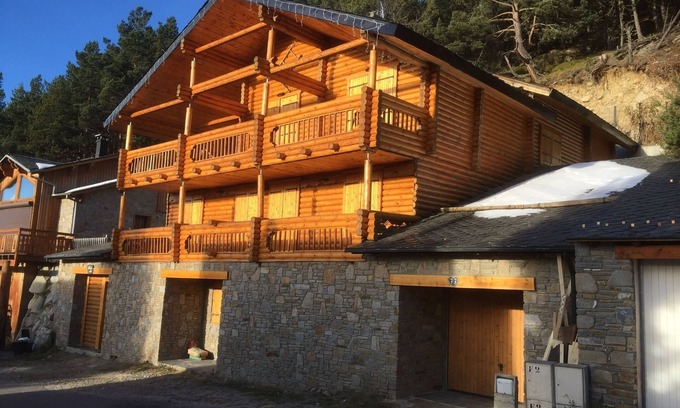 Les Angles Ski Chalet | Charming 12Pax chalet 6 bedrooms 4 bathrooms 4 WCs including 4 suites