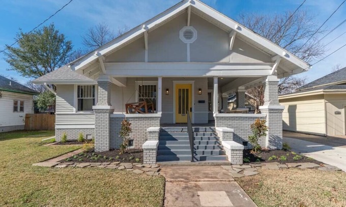 Greenville House | Charming 1940 Bungalow in the heart of Greenville