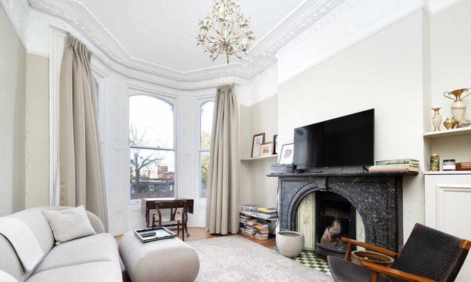 St. Helen's Apartment | Charming 1BR flat getaway in Notting Hill
