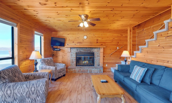 Byrdstown Cabin | Charming 2 Bed 2 Story Chalet w/Spectacular Views and Direct Lake Access #19
