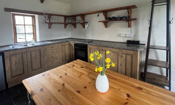 Whitland Cottage | Charming 2 bed cottage in rural Wales, perfect for all the family.