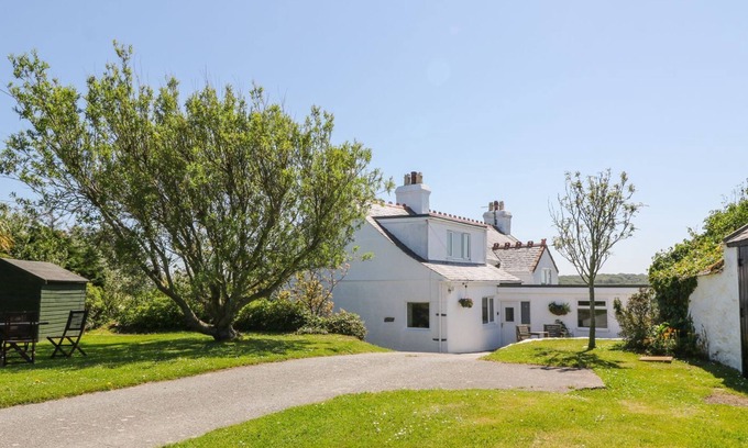 Rhoscolyn House | Charming 2 Bed House near Rhoscolyn,DISCOUNTS FOR