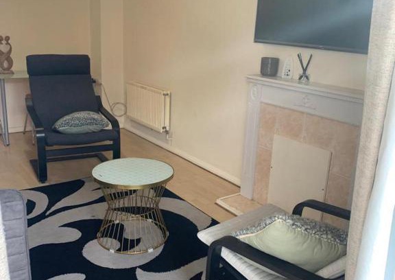 Greenwich House | Charming 2-Bed House in London