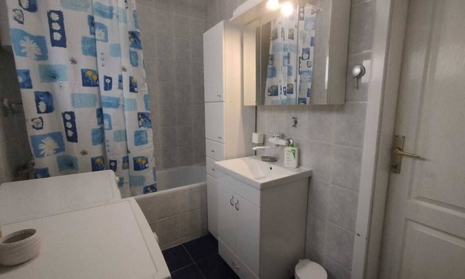 Novi Sad House | Charming 2-bedroom house with WiFi, AC in soothing Sremska Kamenica