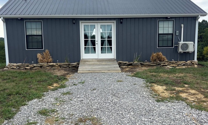 Stamping Ground House | Charming 2-bedroom house on our farm with beautiful sunsets