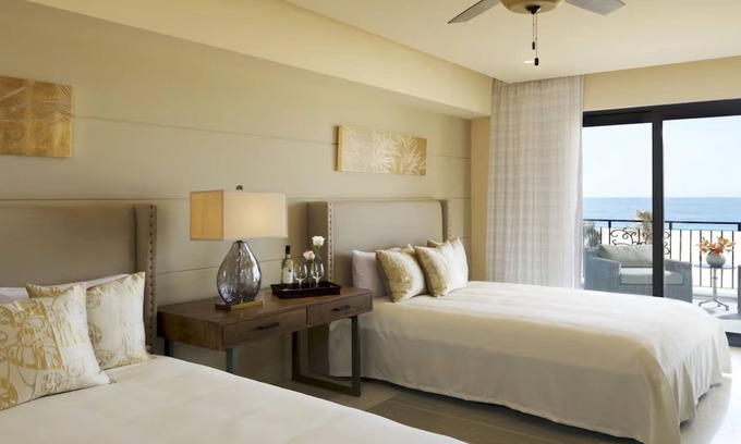 Los Cangrejos II y III Resort | Charming 2-bedroom resort with AC, fitness room in lovely Cabo San Lucas
