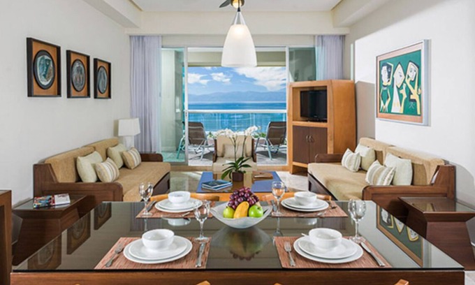Las Jarretaderas Resort | Charming 2-bedroom Suite with fitness room and AC in beautiful Nuevo Vallarta