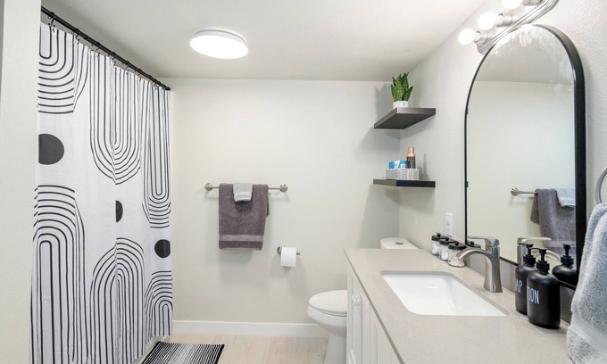 Spokane Valley Apartment | Charming 2-bedroom Basement Suite in lovely Spokane Valley