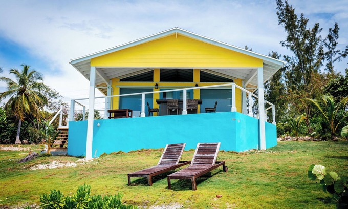 Spanish Wells House | Charming 2-bedroom house with AC, WiFi in delightful Russell Island