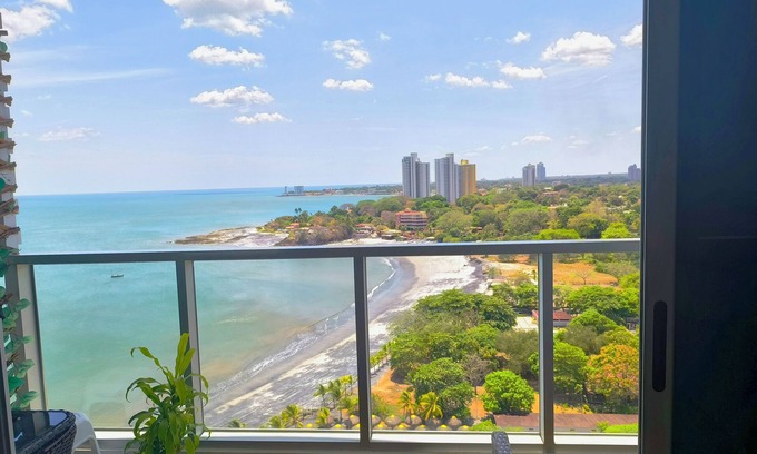 Nueva Gorgona Apartment | Charming 2-bedroom apartment in marvelous Nueva Gorgona with high speed internet