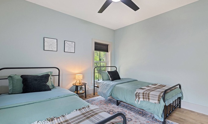 Waynesville Apartment | Charming 2-bedroom apartment with AC, WiFi in lovely Maggie Valley