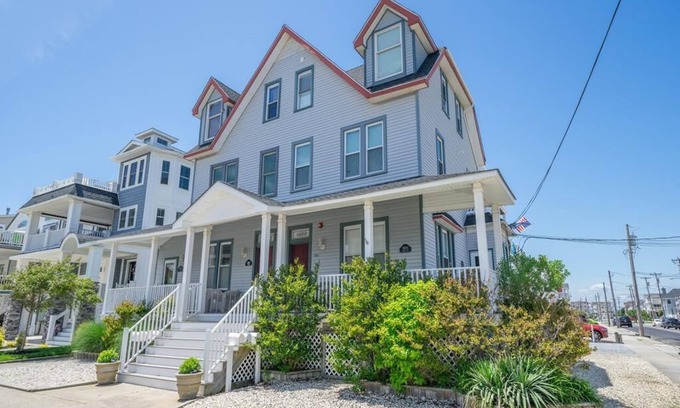 Sea Isle City House | Charming 2 Bedroom, 2 Blocks to Beach & Promanade