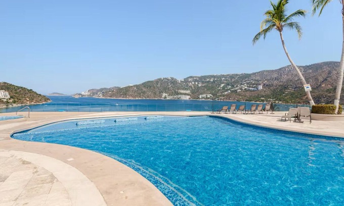 Puerto Marques Apartment | Charming 2-bedroom apartment in gorgeous Acapulco with AC, WiFi, Ocean View